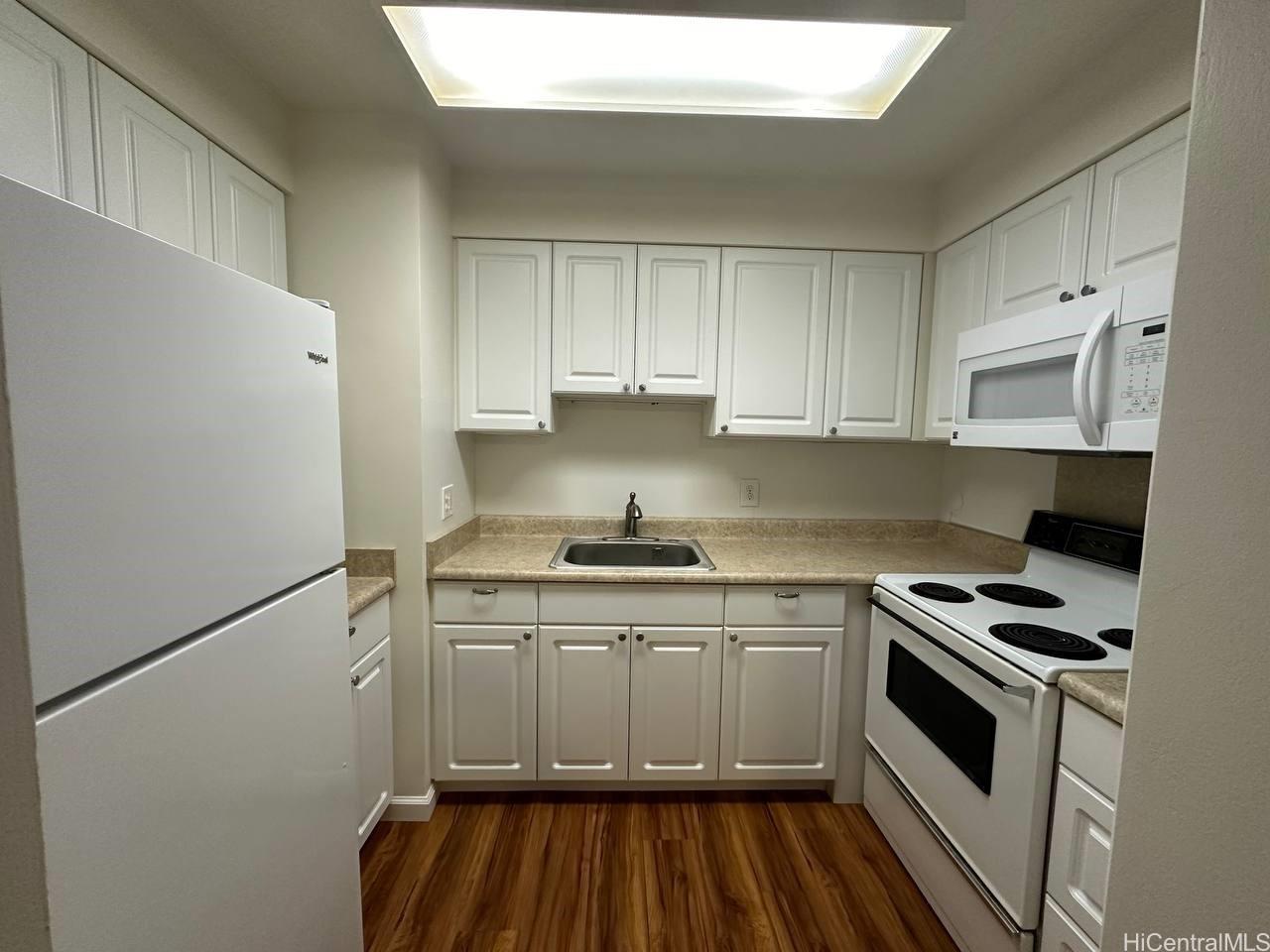 1505 Alexander St Honolulu - Rental - photo 3 of 8