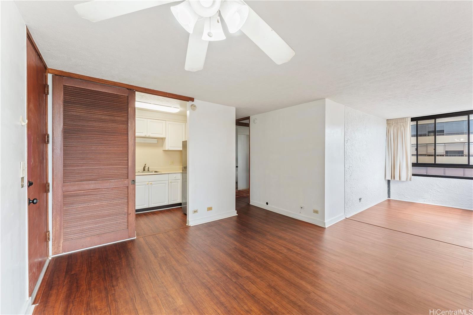 Alexander condo # 1205, Honolulu, Hawaii - photo 3 of 25