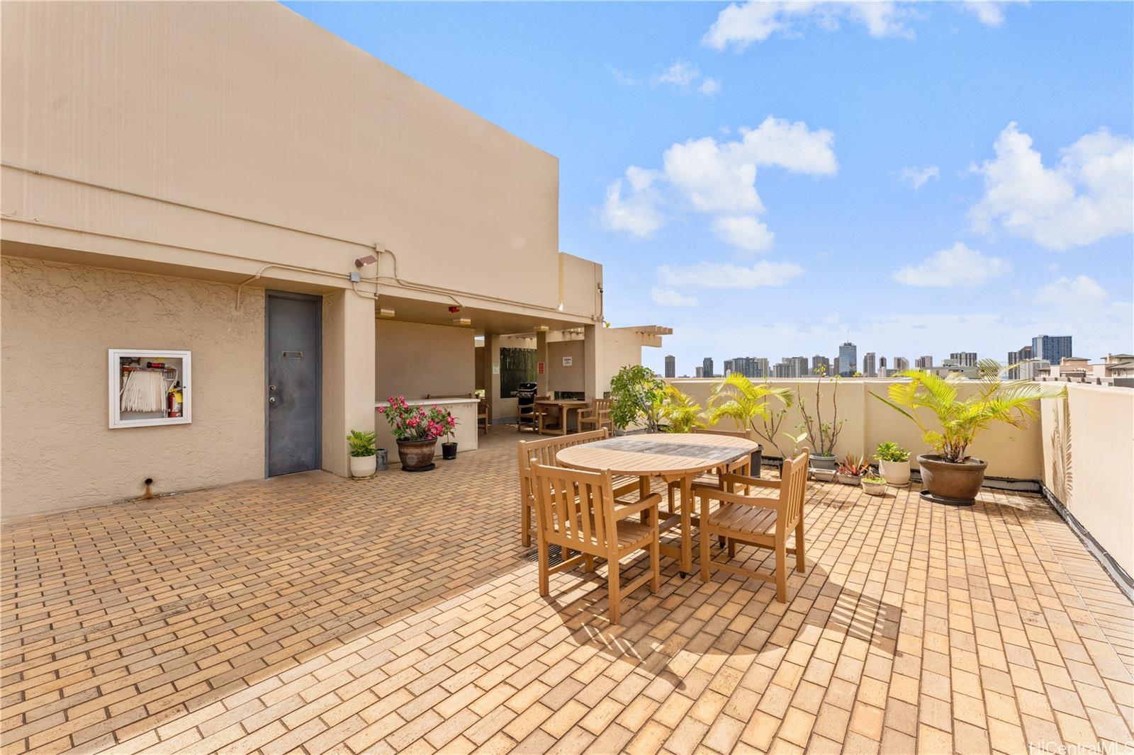 Alexander condo # 1205, Honolulu, Hawaii - photo 23 of 25