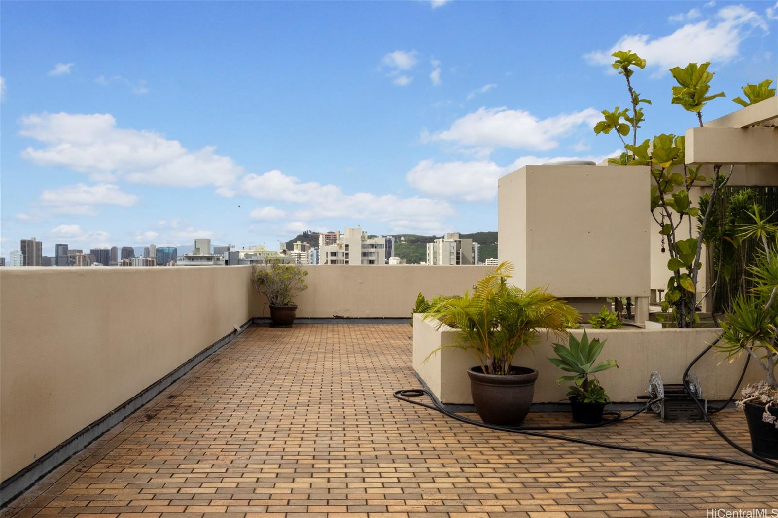 Alexander condo # 703, Honolulu, Hawaii - photo 21 of 24