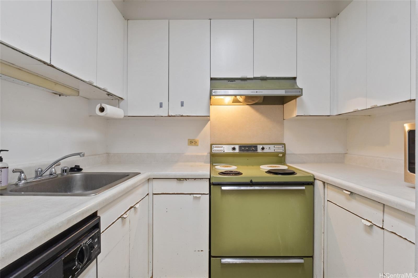 Alexander condo # 806, Honolulu, Hawaii - photo 12 of 19