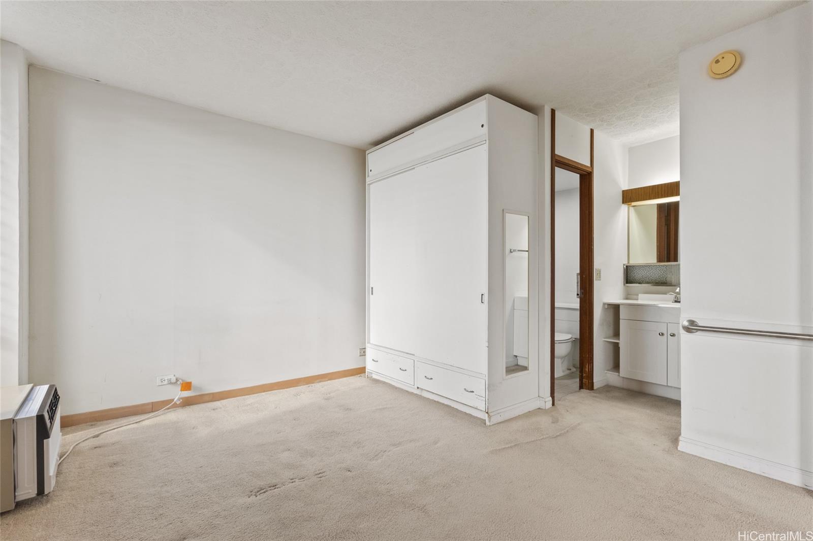 Alexander condo # 806, Honolulu, Hawaii - photo 8 of 19