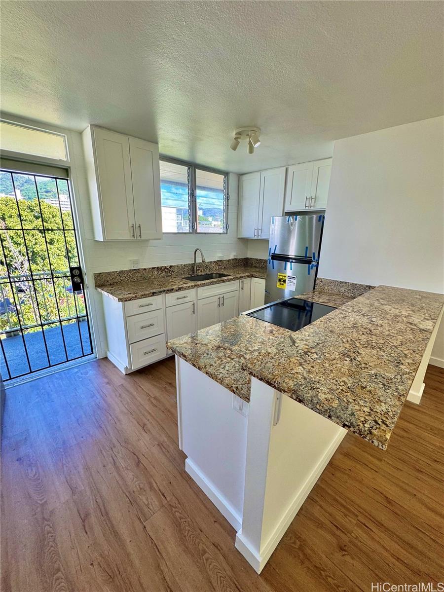 Makiki Palms condo # 303B, Honolulu, Hawaii - photo 2 of 8