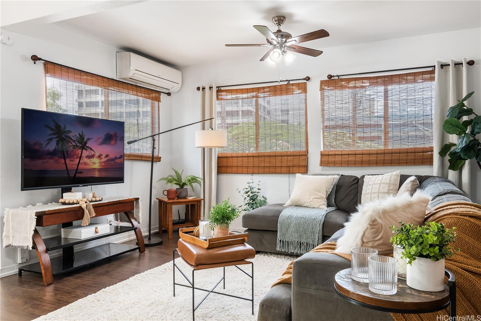 1506  Frear St Punchbowl-lower, Honolulu home - photo 3 of 19