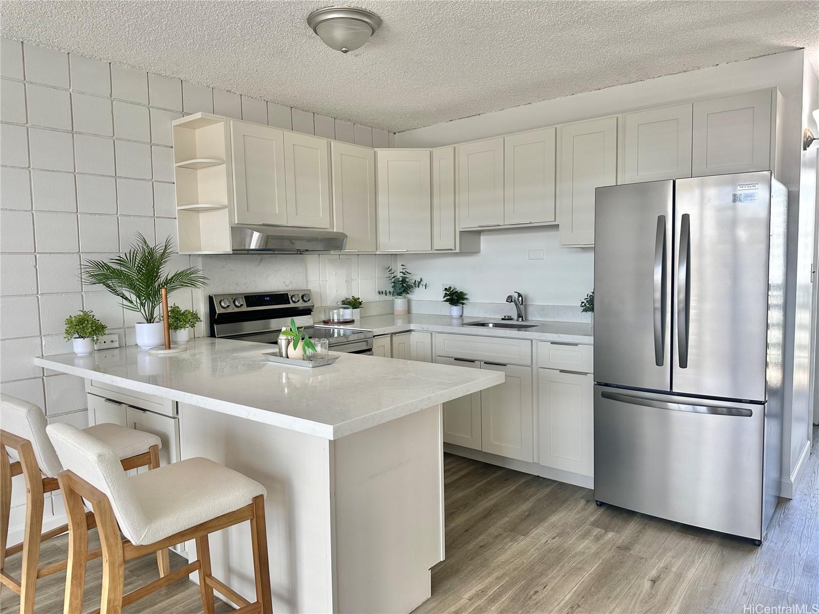 Kaumualii Park condo # A302, Honolulu, Hawaii - photo 2 of 12