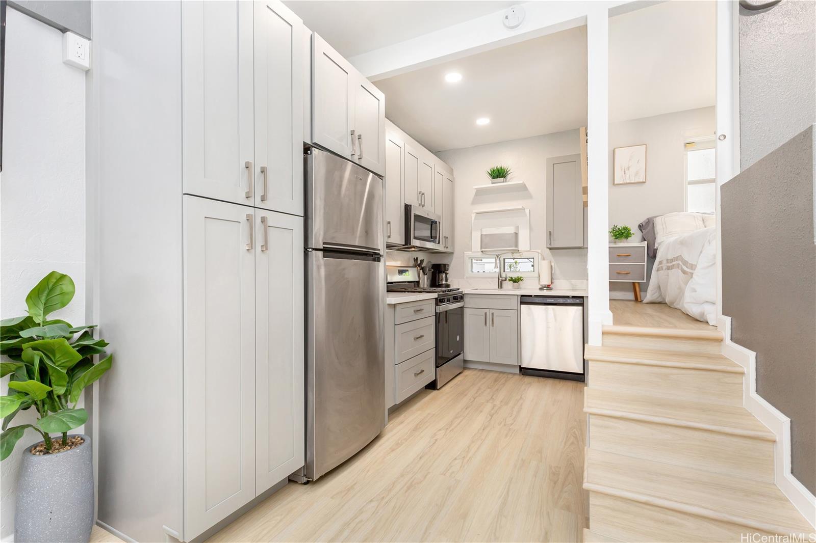 1508 Kewalo Street Honolulu - Rental - photo 4 of 18