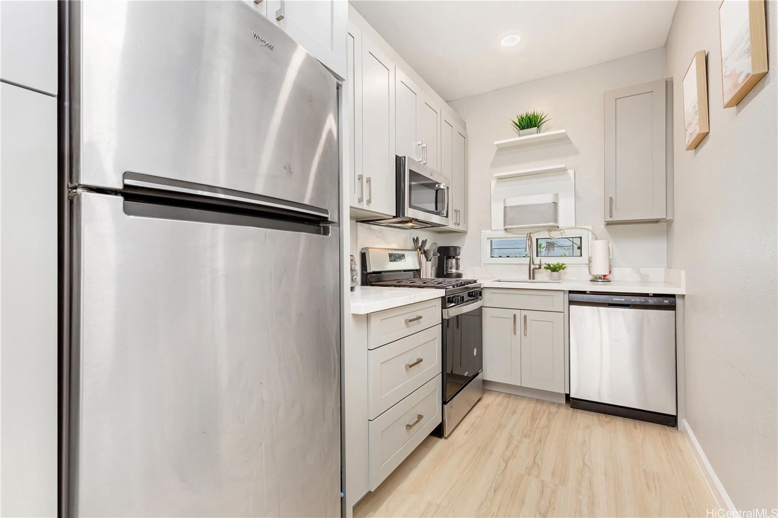 1508 Kewalo Street Honolulu - Rental - photo 5 of 18