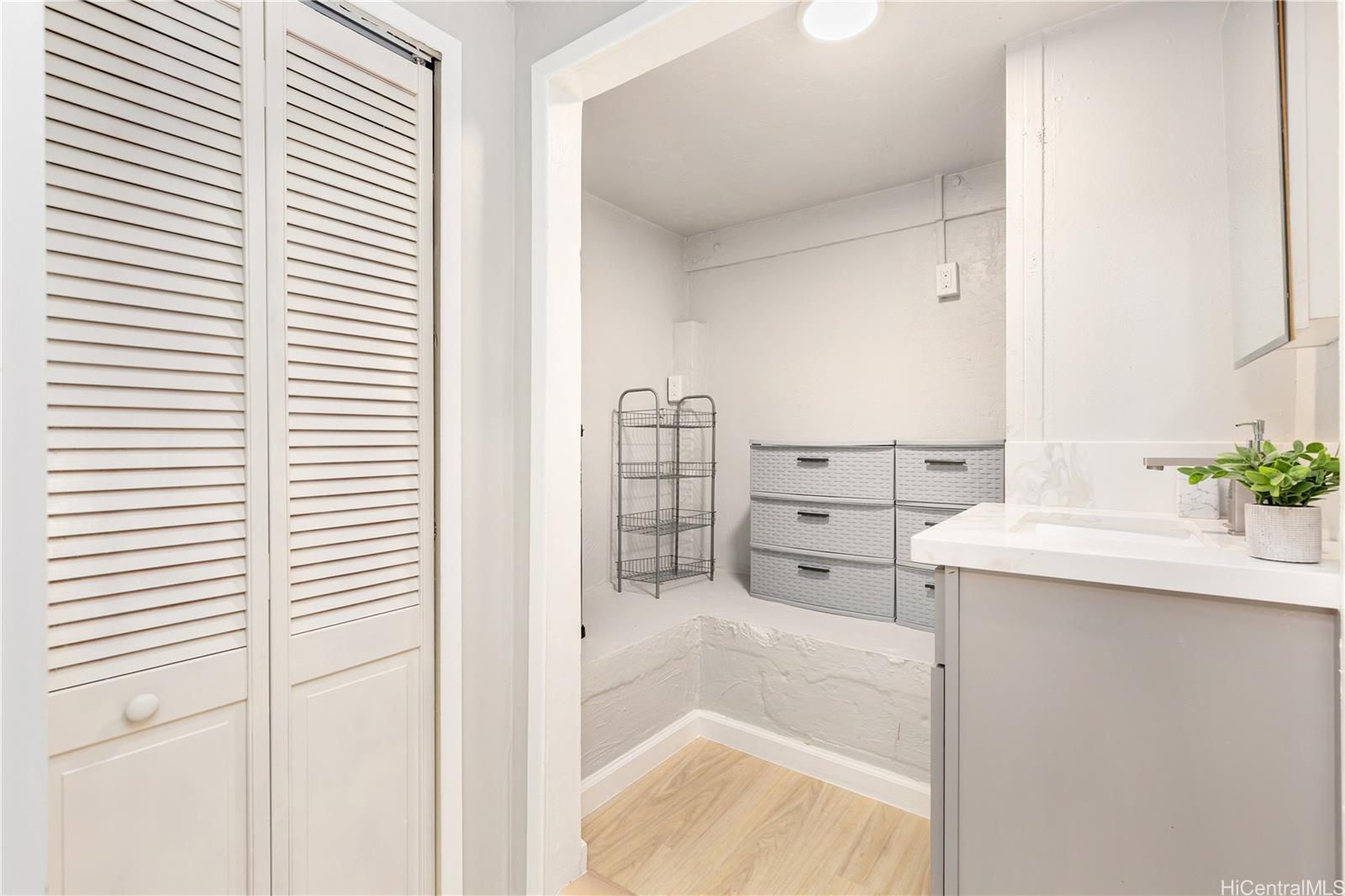 1508 Kewalo St Honolulu - Rental - photo 12 of 16