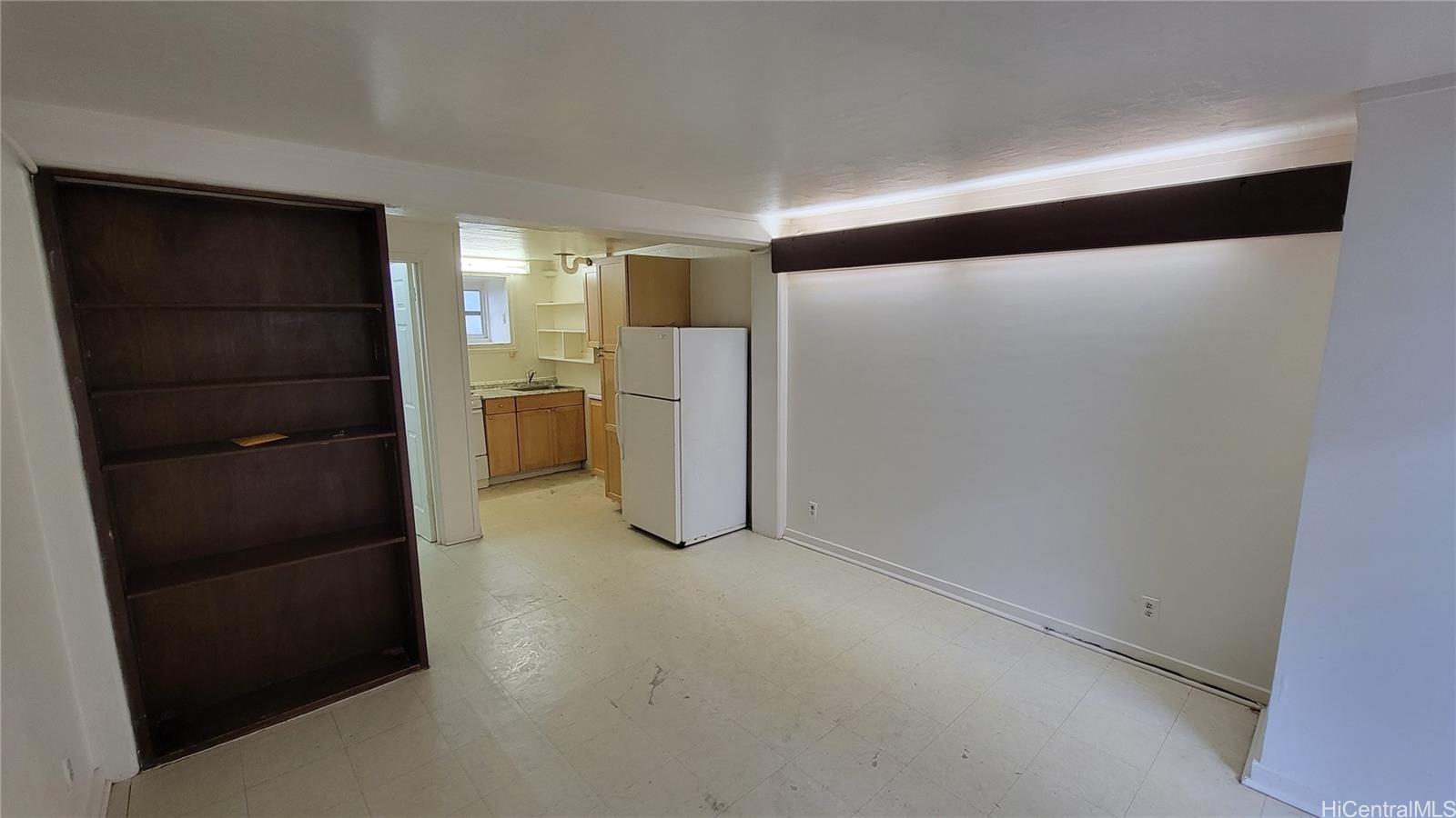 1508 Kewalo St Honolulu - Rental - photo 2 of 8