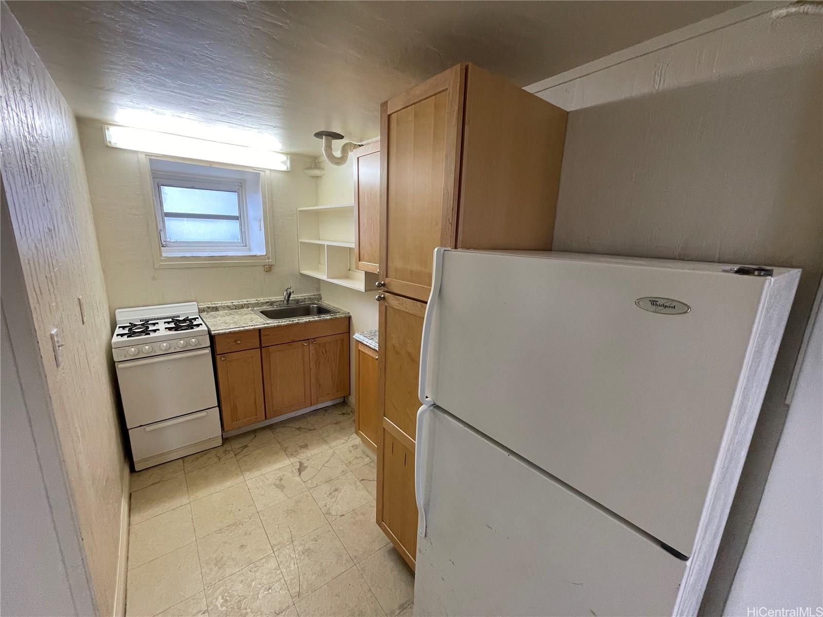 1508 Kewalo St Honolulu - Rental - photo 4 of 8