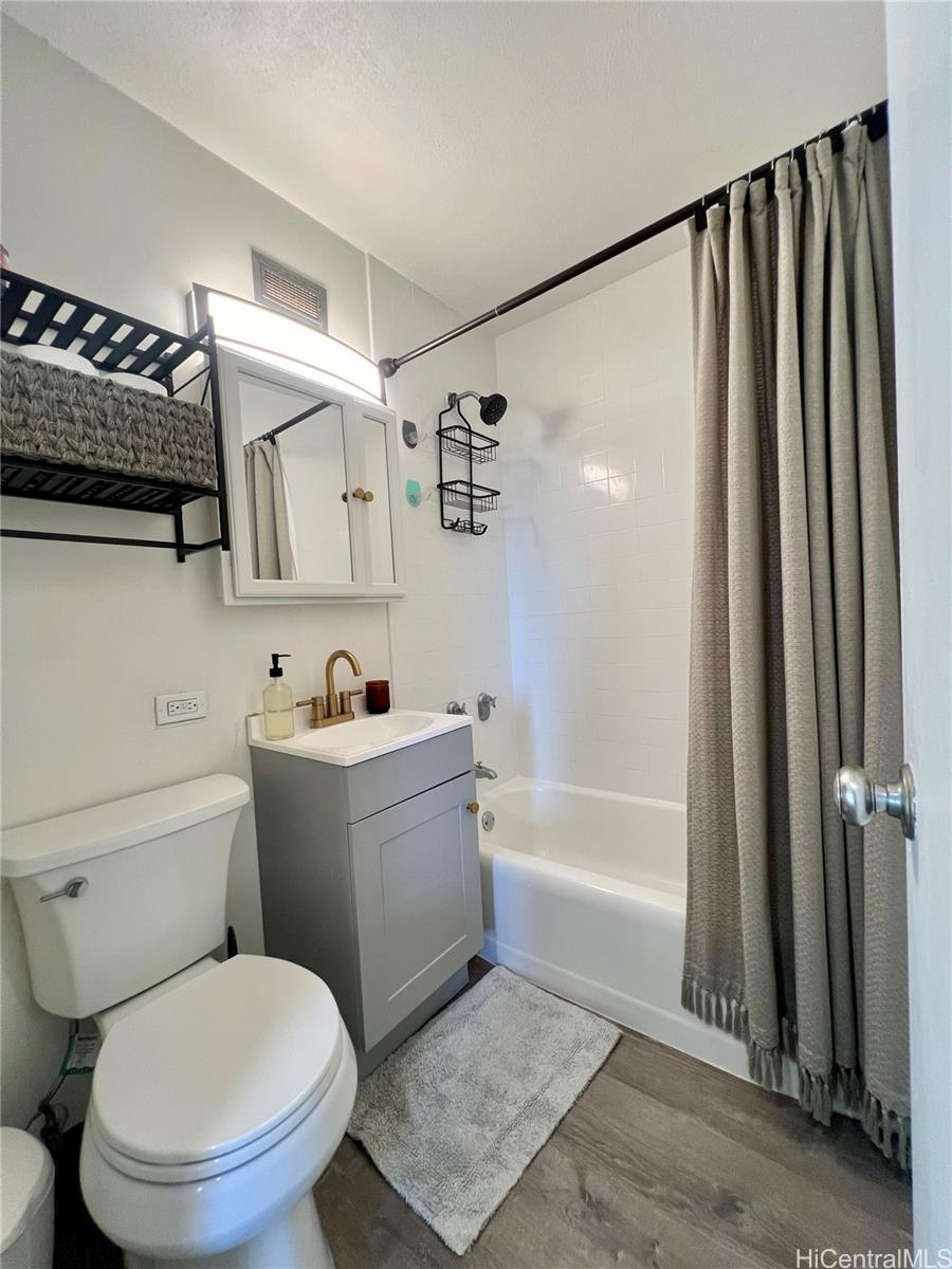 Queen Emma Gardens condo # 1038, Honolulu, Hawaii - photo 16 of 21