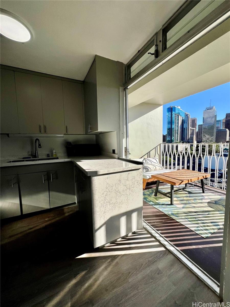 Queen Emma Gardens condo # 1038, Honolulu, Hawaii - photo 7 of 21