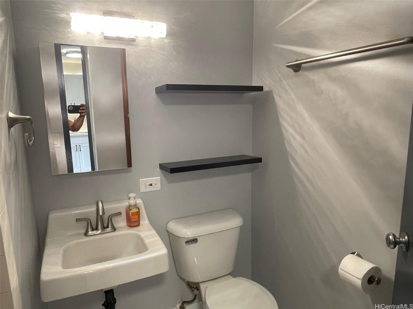 1511 Nuuanu Ave Honolulu - Rental - photo 11 of 16