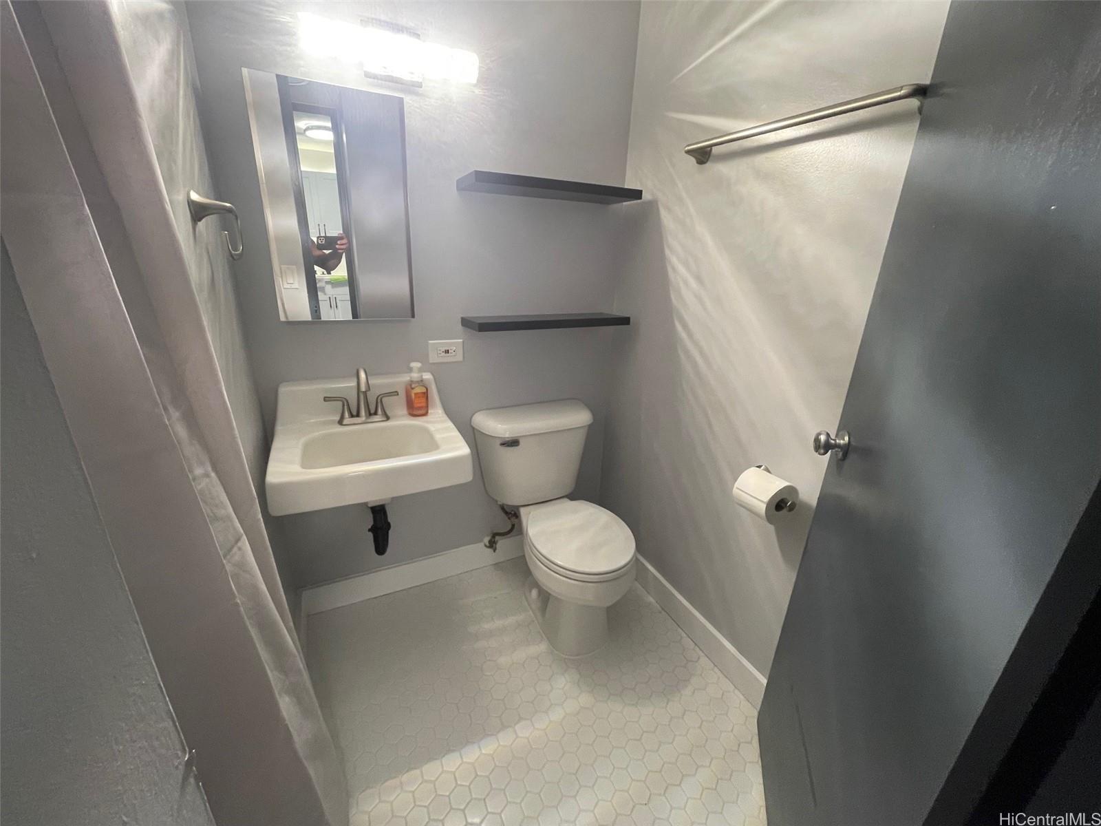 1511 Nuuanu Ave Honolulu - Rental - photo 10 of 16