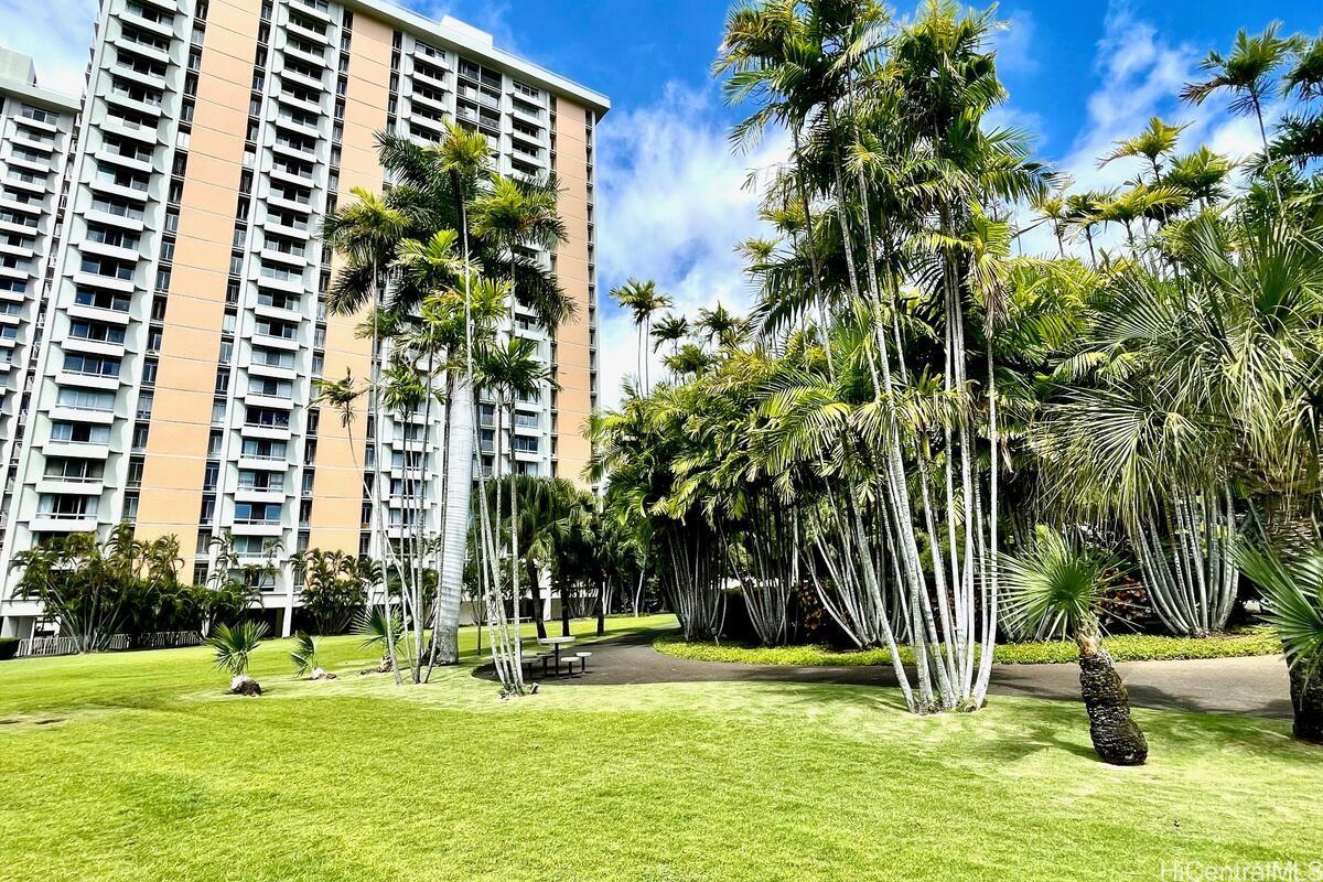 Queen Emma Gardens condo # 421, Honolulu, Hawaii - photo 4 of 9