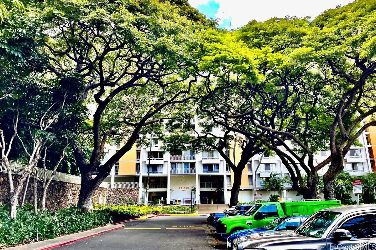 Queen Emma Gardens condo # 426, Honolulu, Hawaii - photo 2 of 25