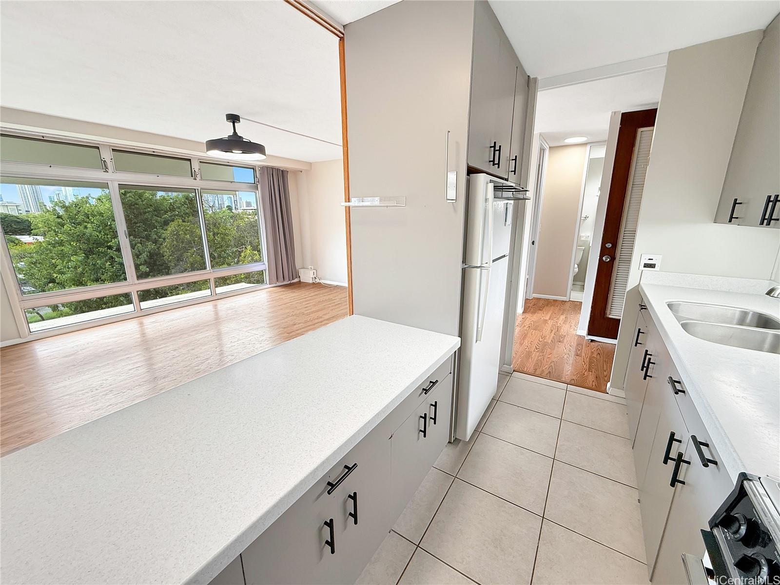 Queen Emma Gardens condo # 429, Honolulu, Hawaii - photo 6 of 23