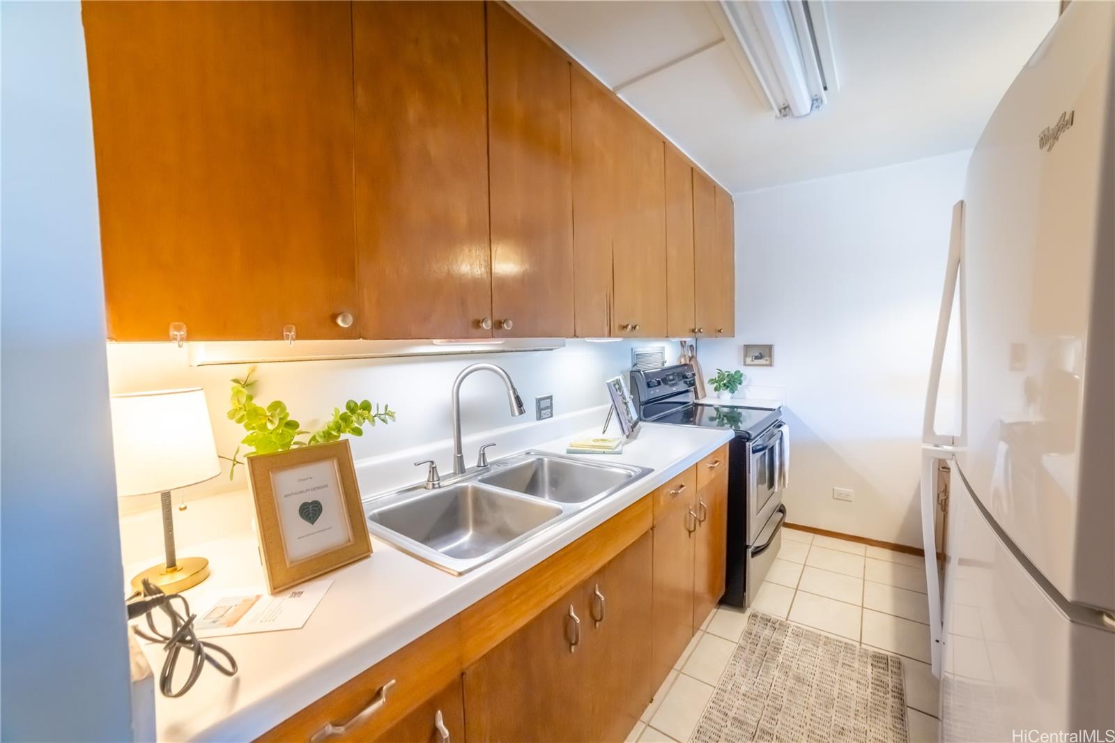 Queen Emma Gardens condo # 625, Honolulu, Hawaii - photo 2 of 16