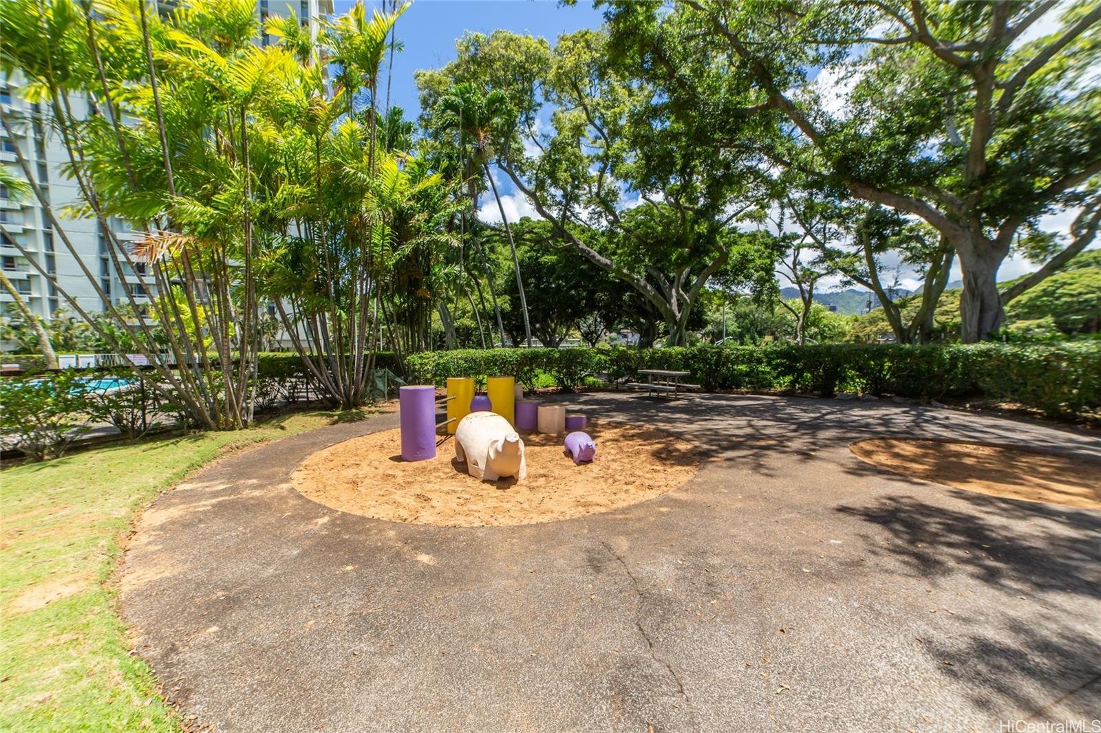 Queen Emma Gardens condo # 625, Honolulu, Hawaii - photo 13 of 16