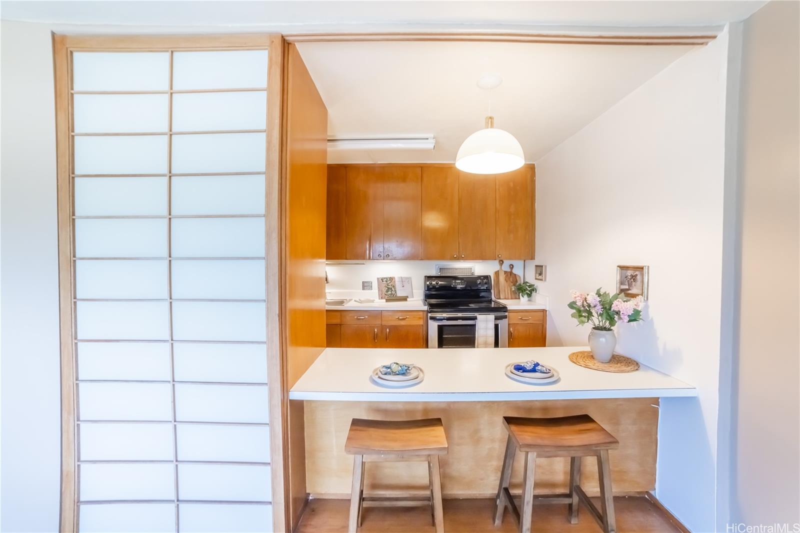 Queen Emma Gardens condo # 625, Honolulu, Hawaii - photo 7 of 16