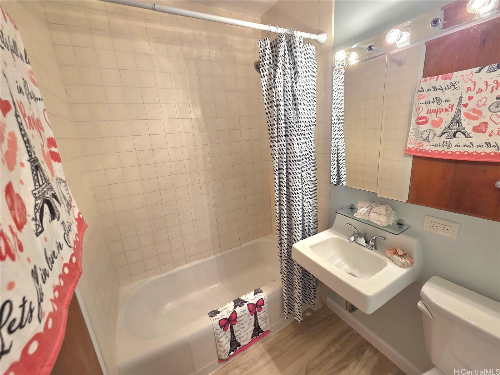 Queen Emma Gardens condo # 724, Honolulu, Hawaii - photo 14 of 25