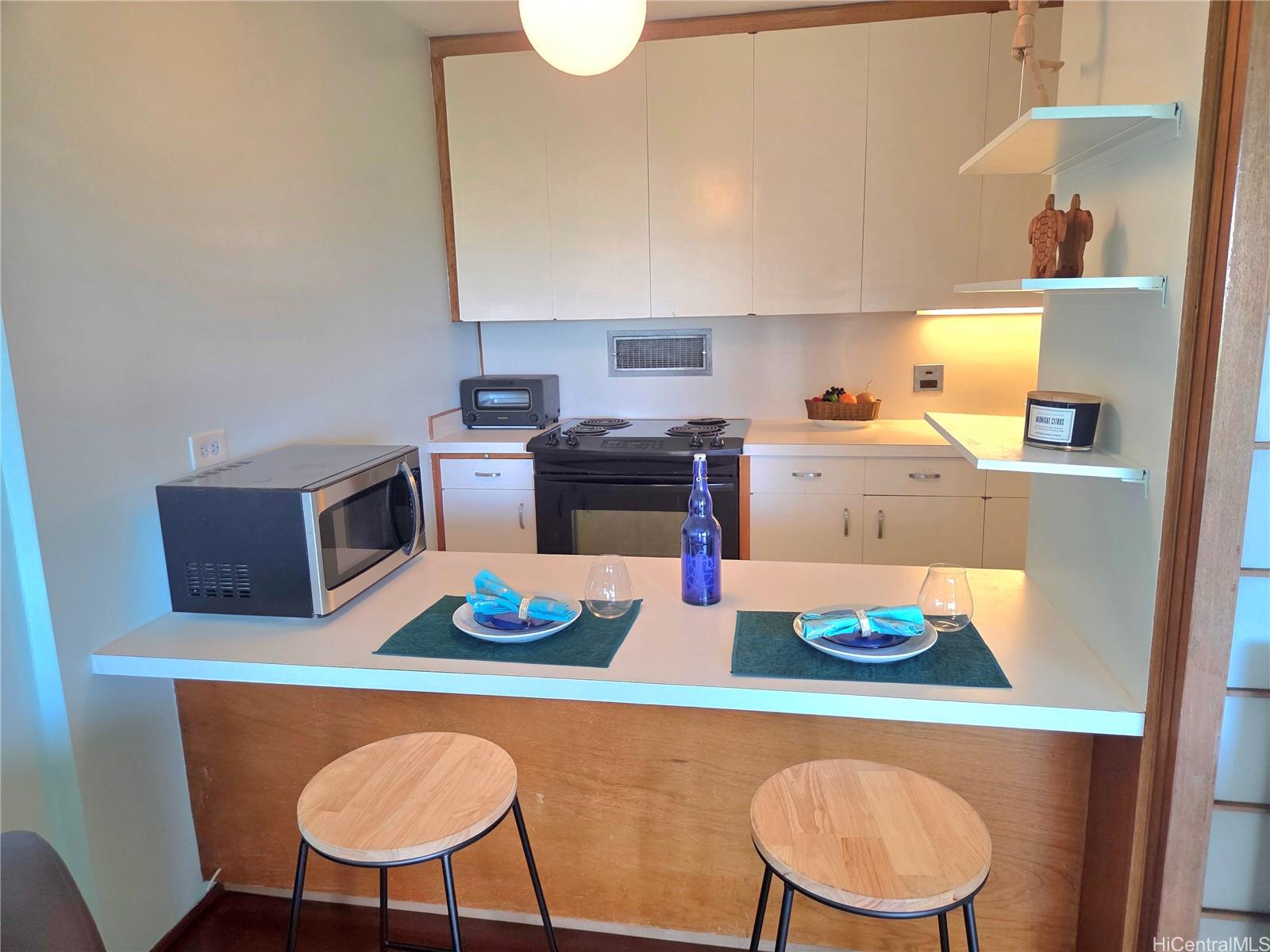 Queen Emma Gardens condo # 724, Honolulu, Hawaii - photo 6 of 25