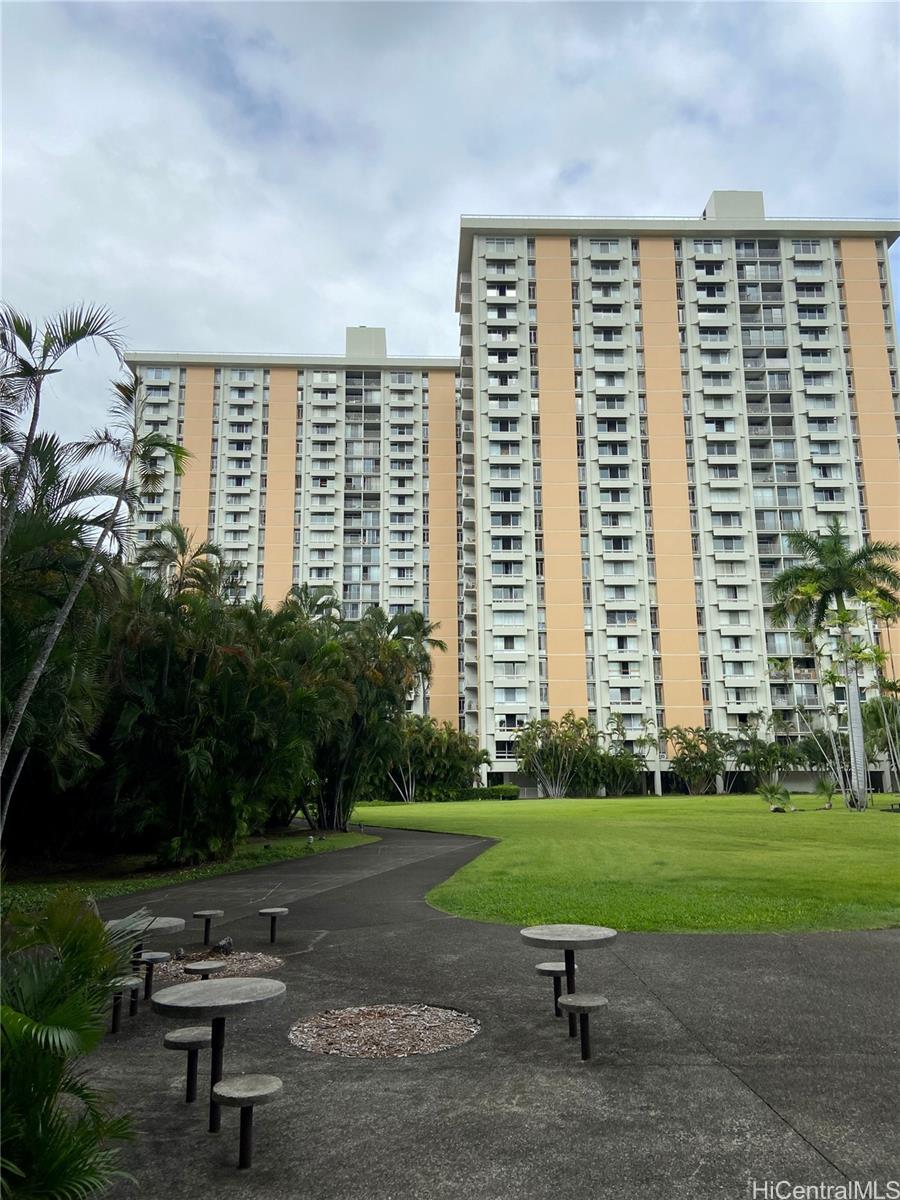 Queen Emma Gardens condo # 930, Honolulu, Hawaii - photo 8 of 11