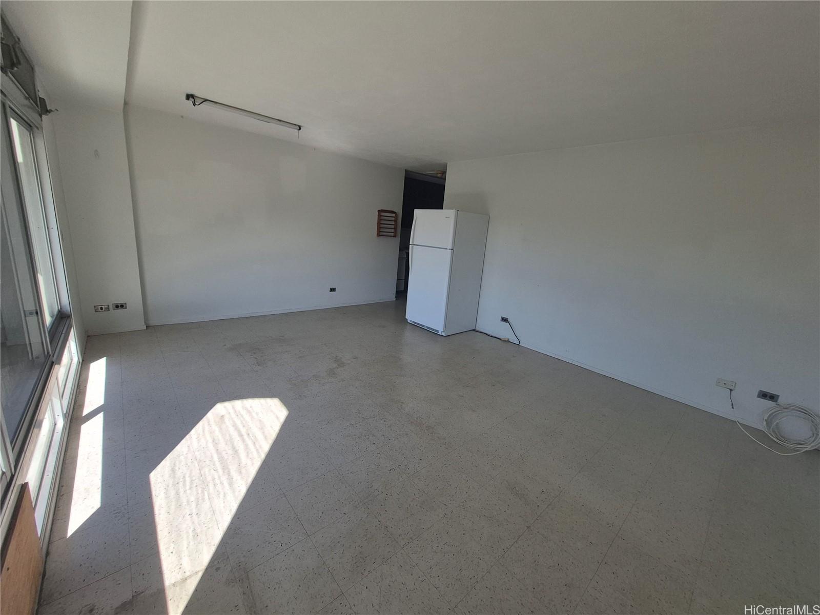 Queen Emma Gardens condo # 935, Honolulu, Hawaii - photo 4 of 13