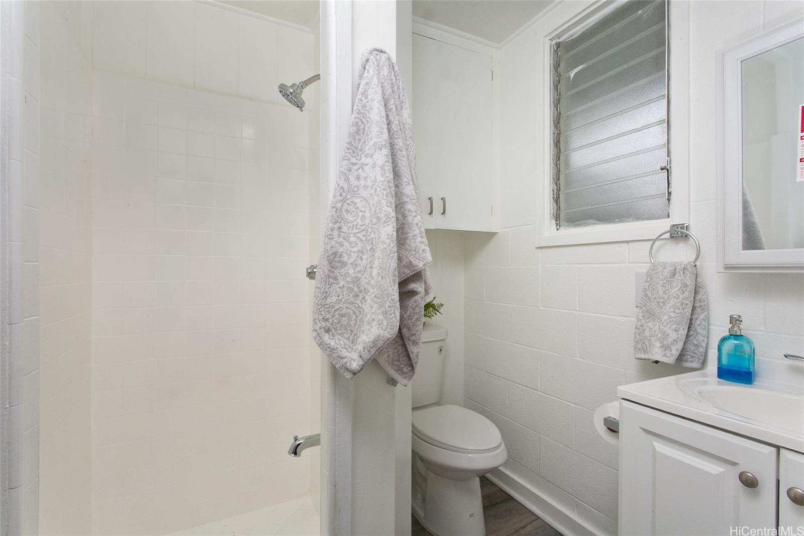 Punahou Surf condo # B-4, Honolulu, Hawaii - photo 8 of 14