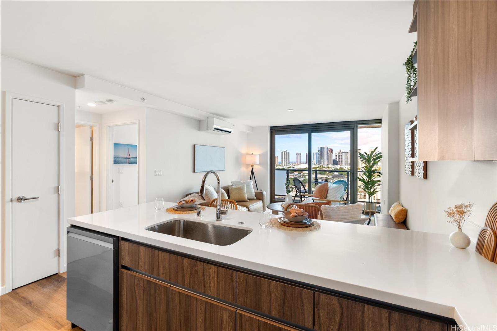 The Park on Keeaumoku condo # 1604, Honolulu, Hawaii - photo 8 of 25