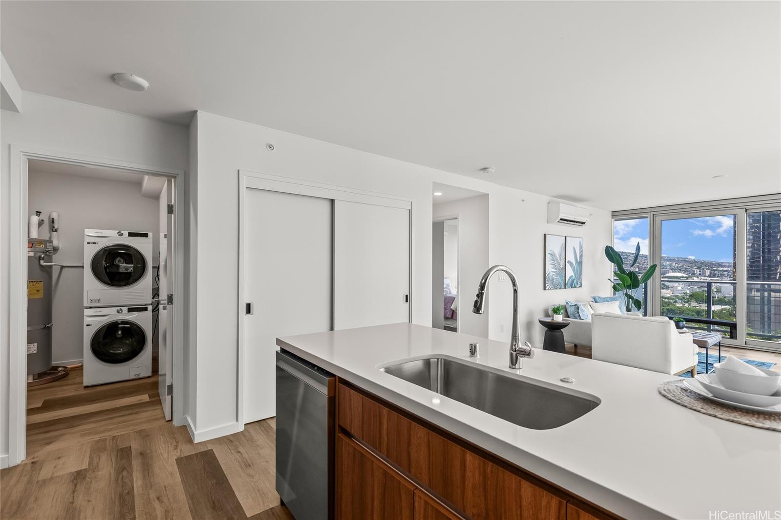 The Park on Keeaumoku condo # 1801, Honolulu, Hawaii - photo 7 of 25