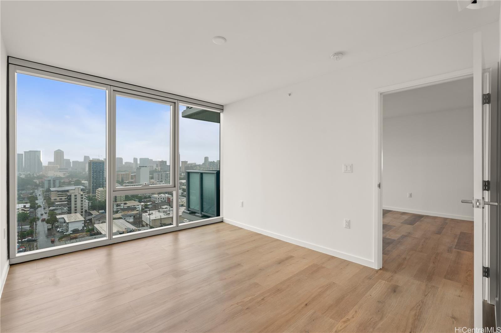 The Park on Keeaumoku condo # 1802, Honolulu, Hawaii - photo 3 of 25