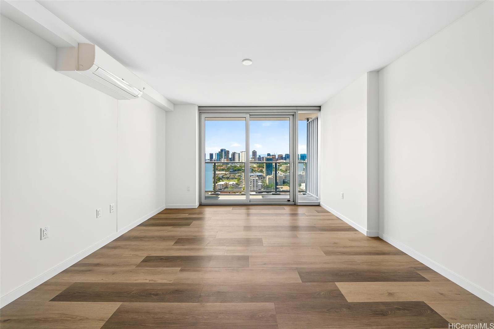 The Park on Keeaumoku condo # 1904, Honolulu, Hawaii - photo 3 of 25