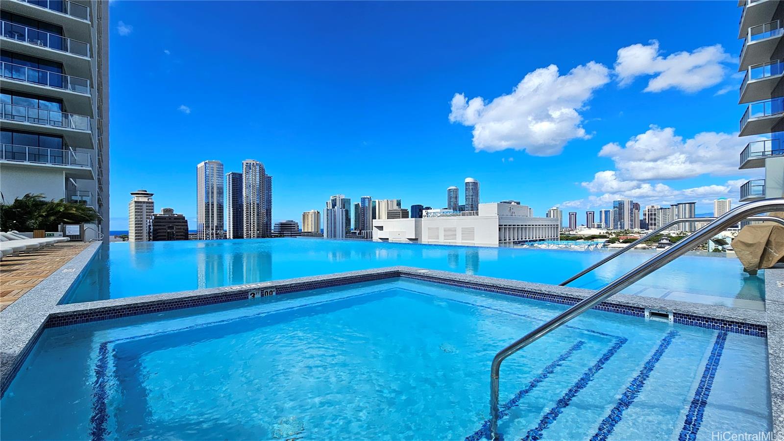 The Park on Keeaumoku condo # 1909, Honolulu, Hawaii - photo 14 of 17