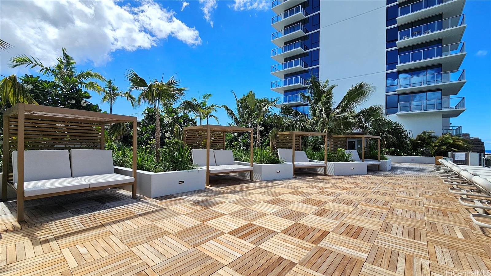 The Park on Keeaumoku condo # 1909, Honolulu, Hawaii - photo 3 of 17