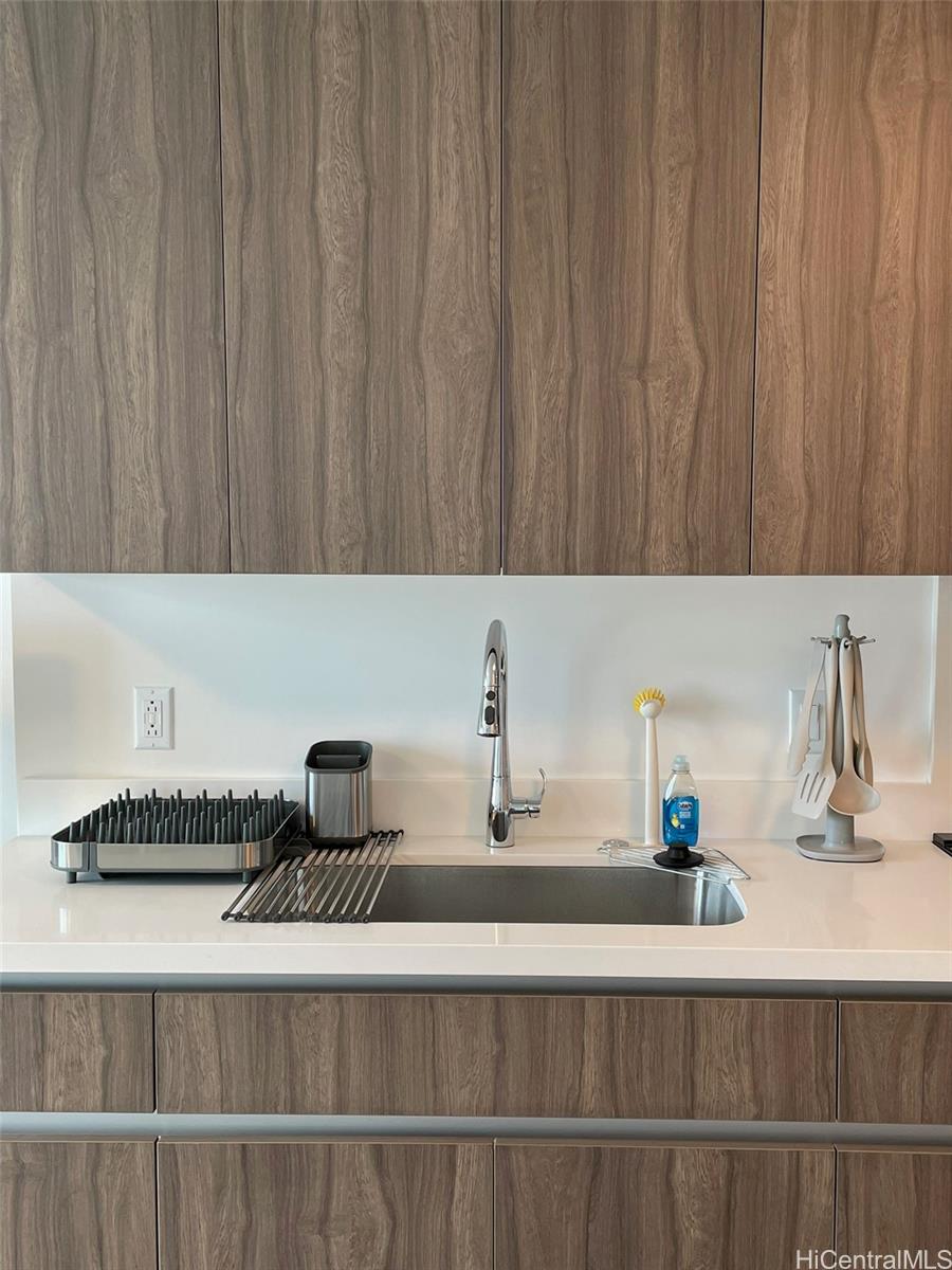 1515 Liona Street Honolulu - Rental - photo 6 of 23