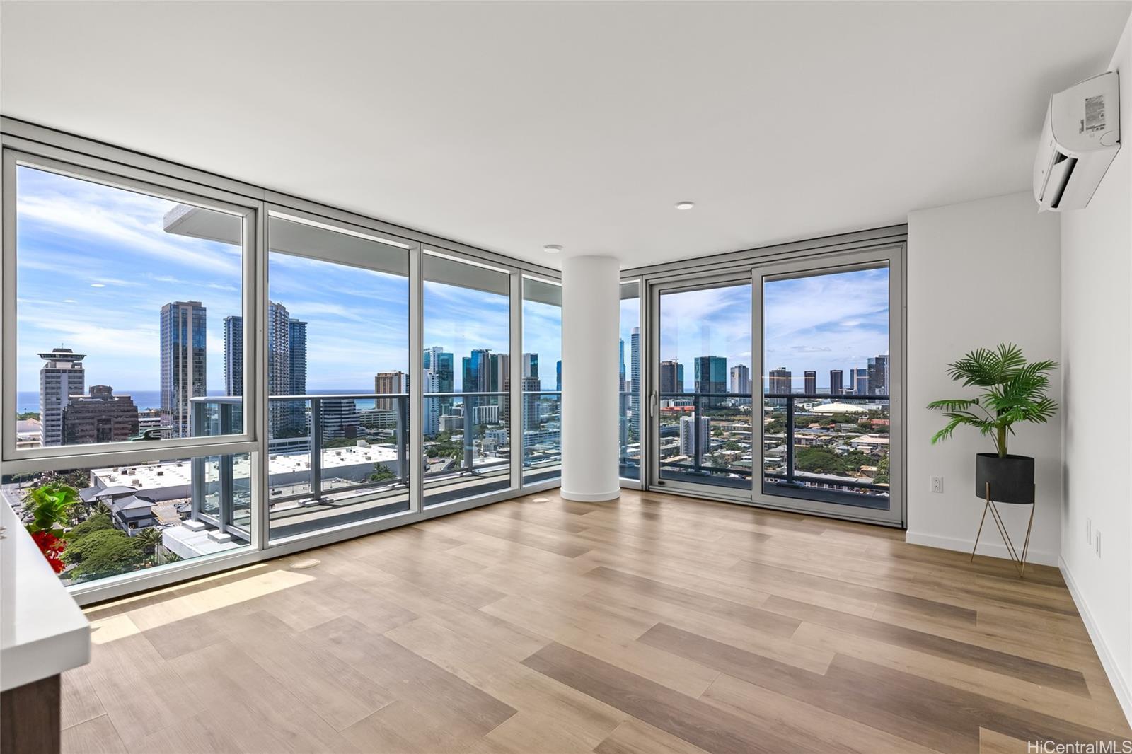 The Park on Keeaumoku condo # 2200, Honolulu, Hawaii - photo 2 of 25