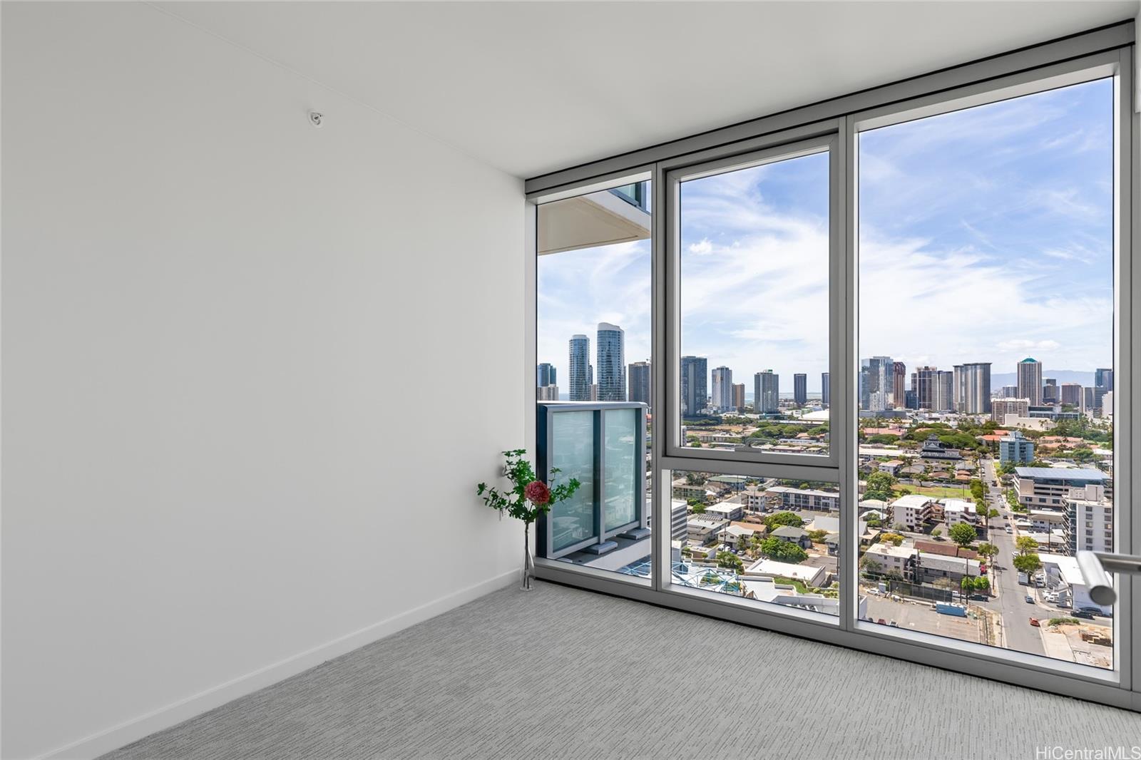 The Park on Keeaumoku condo # 2200, Honolulu, Hawaii - photo 11 of 25