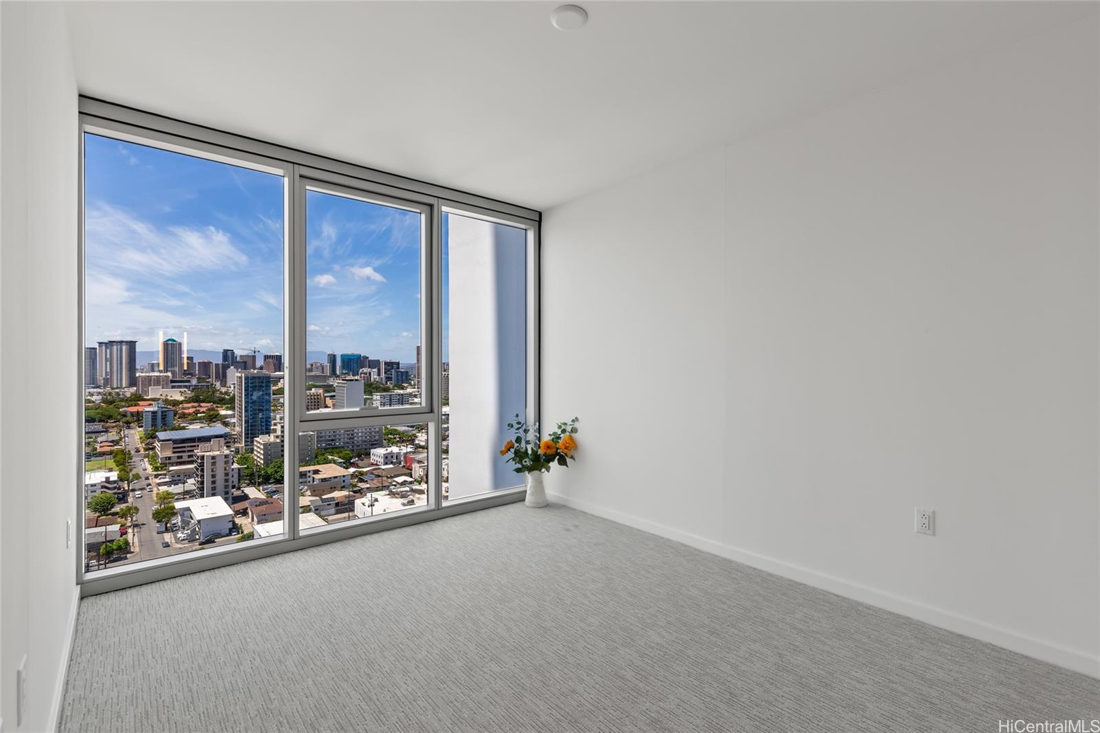 The Park on Keeaumoku condo # 2200, Honolulu, Hawaii - photo 8 of 25