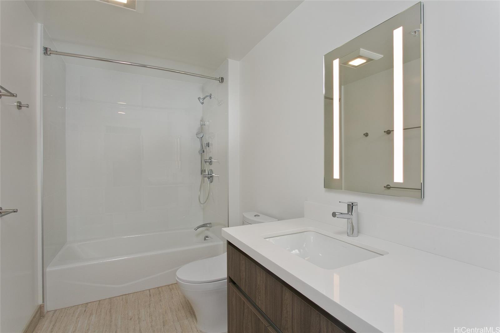 The Park on Keeaumoku condo # 2203L, Honolulu, Hawaii - photo 9 of 17