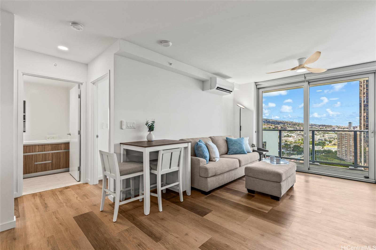 1515 Liona Street Honolulu - Rental - photo 3 of 24