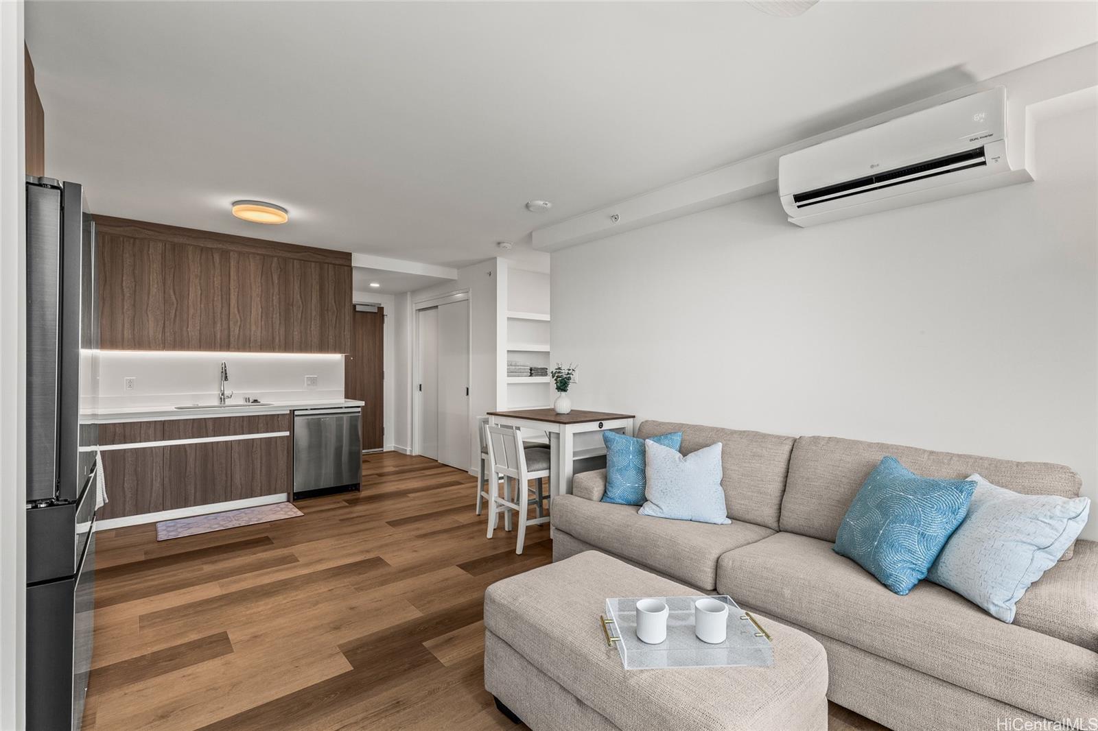 1515 Liona Street Honolulu - Rental - photo 7 of 24