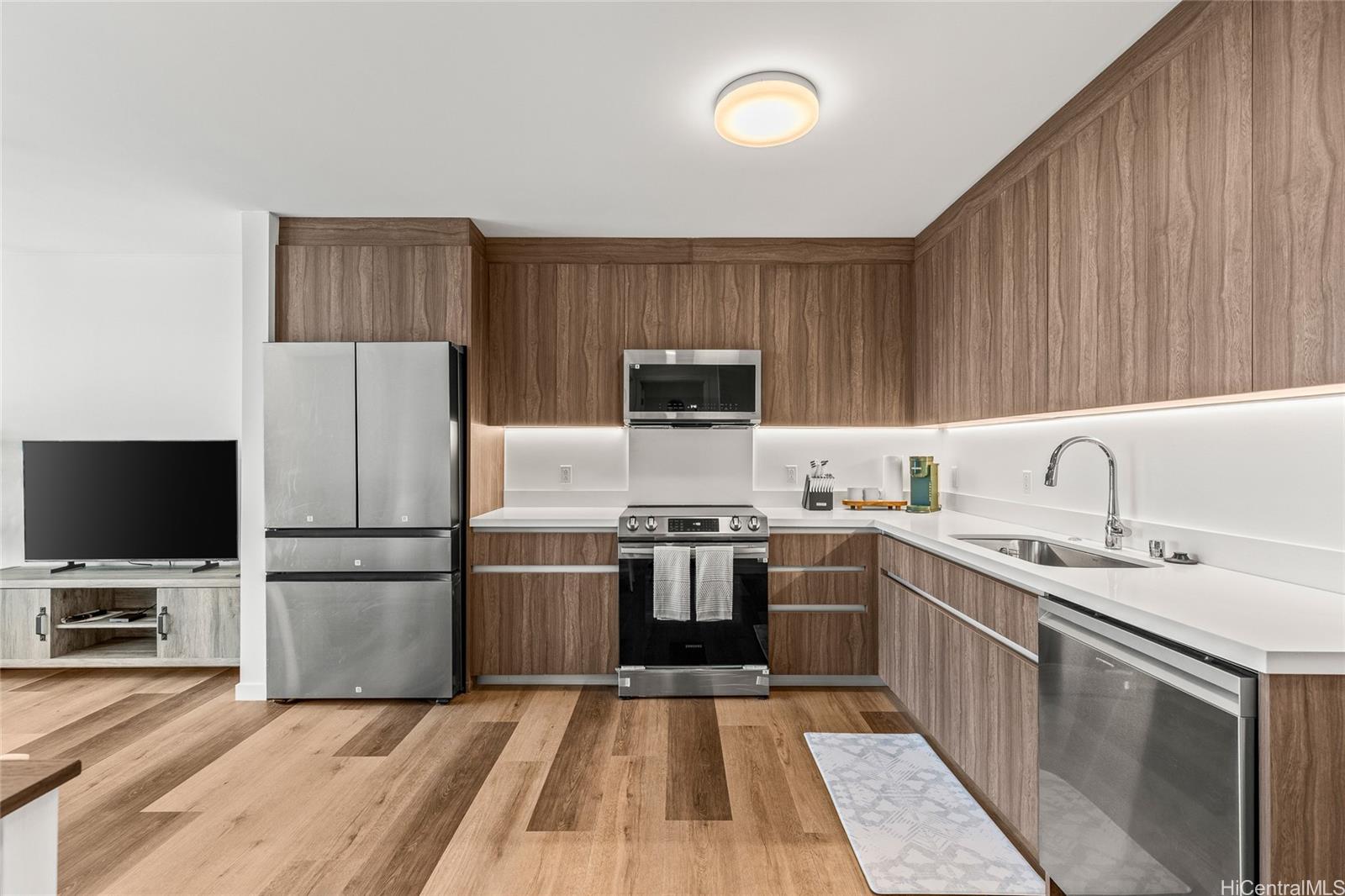 1515 Liona Street Honolulu - Rental - photo 9 of 24