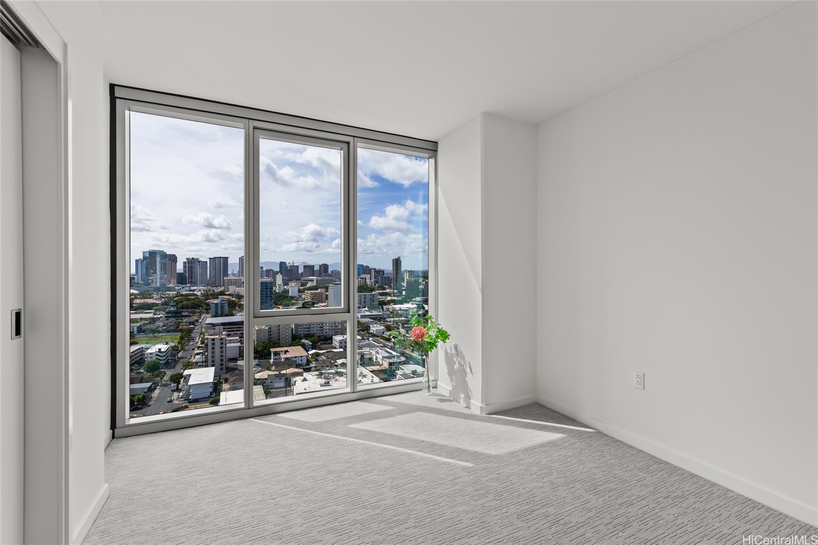 The Park on Keeaumoku condo # 2312, Honolulu, Hawaii - photo 11 of 25