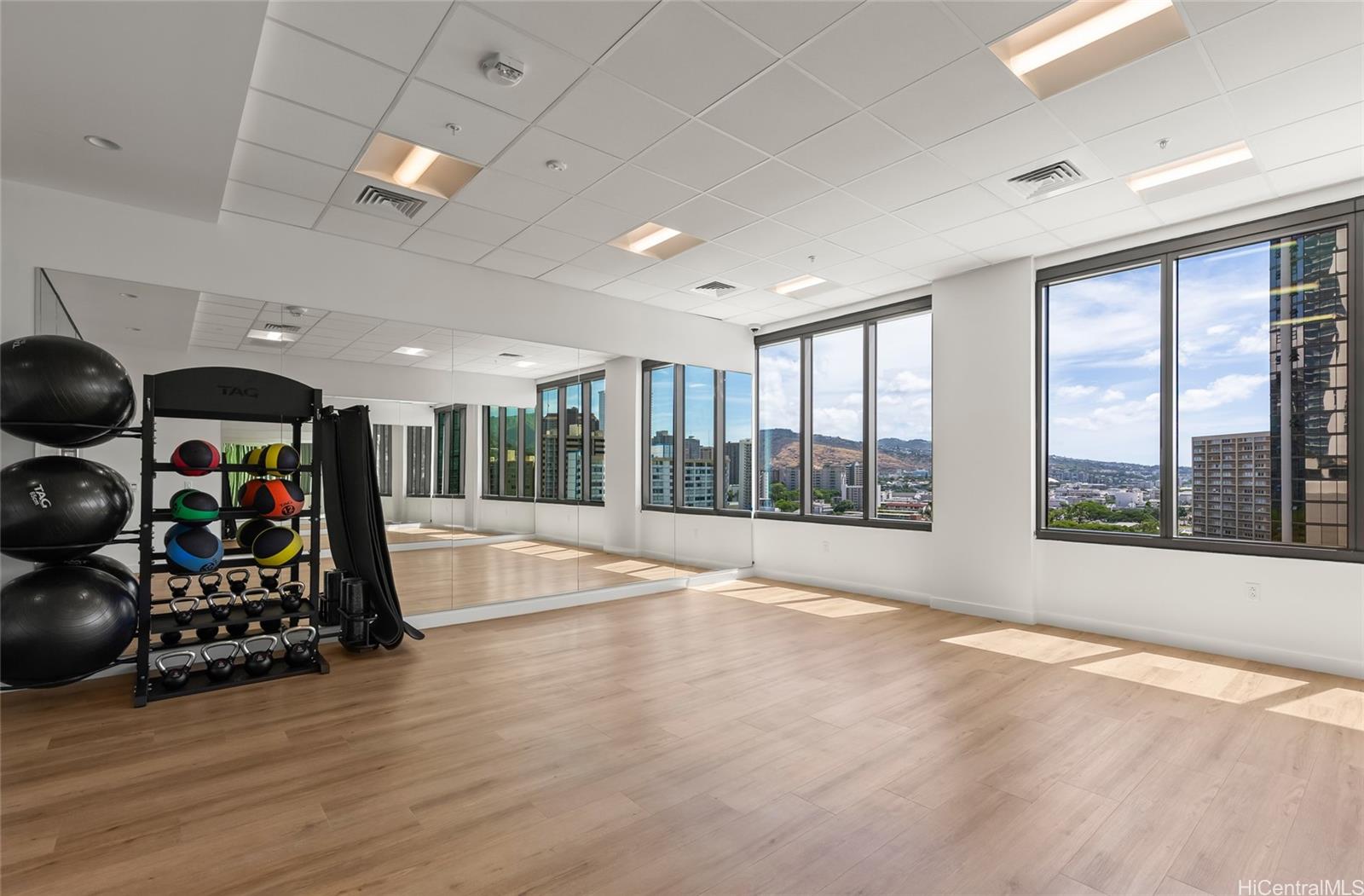 The Park on Keeaumoku condo # 2312, Honolulu, Hawaii - photo 19 of 25