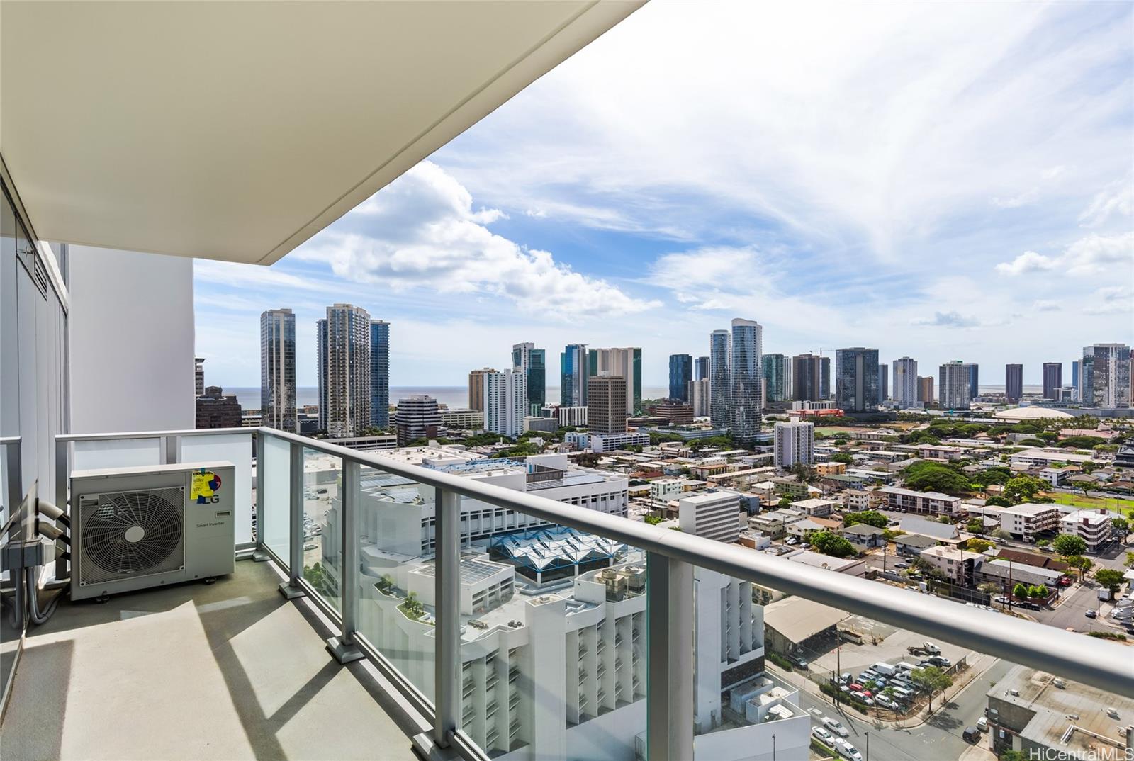 The Park on Keeaumoku condo # 2312, Honolulu, Hawaii - photo 4 of 25