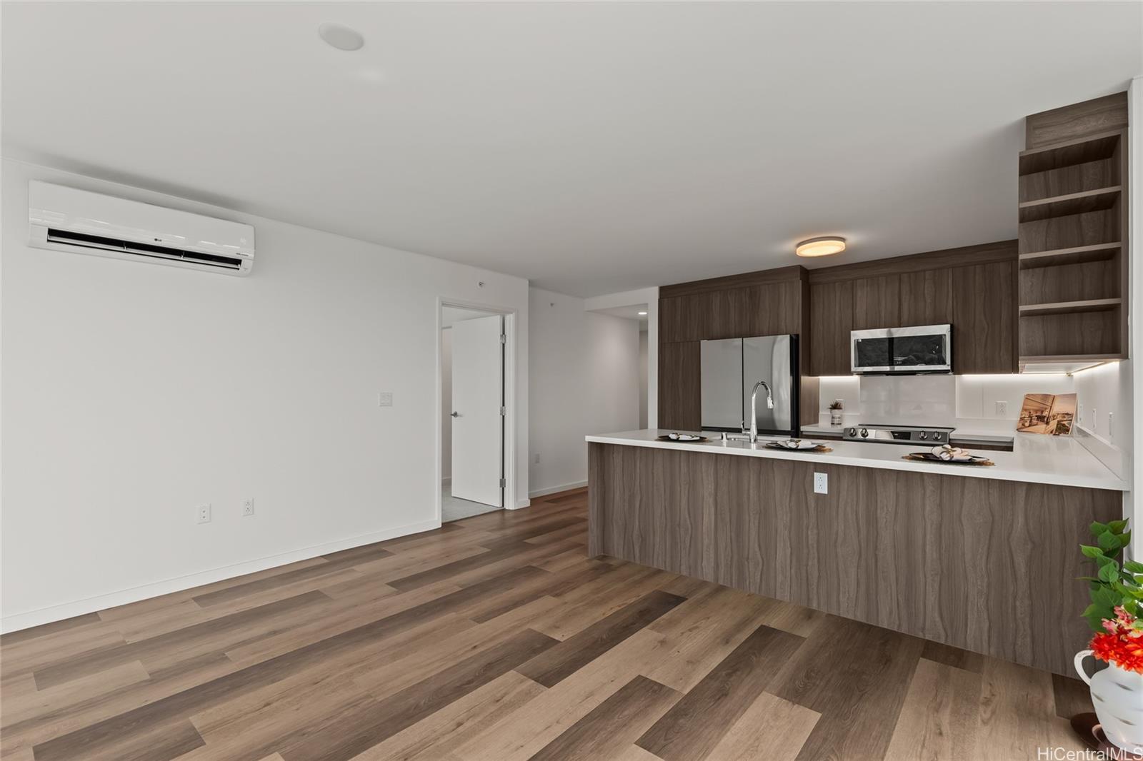 The Park on Keeaumoku condo # 2312, Honolulu, Hawaii - photo 6 of 25