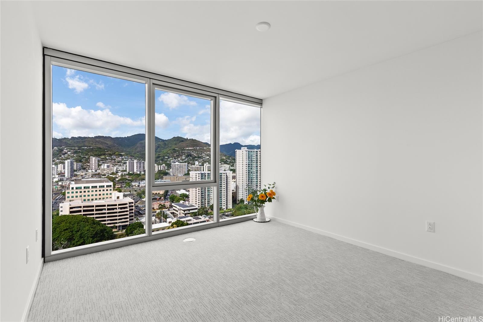 The Park on Keeaumoku condo # 2312, Honolulu, Hawaii - photo 8 of 25