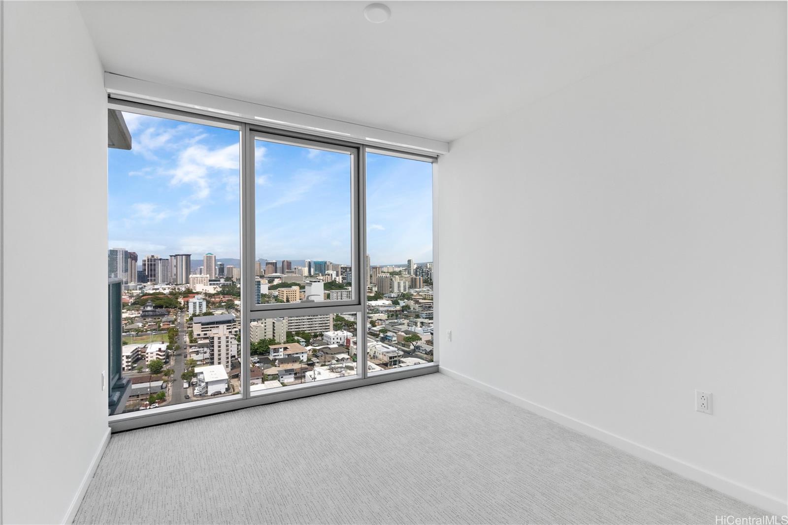 The Park on Keeaumoku condo # 2402, Honolulu, Hawaii - photo 13 of 25