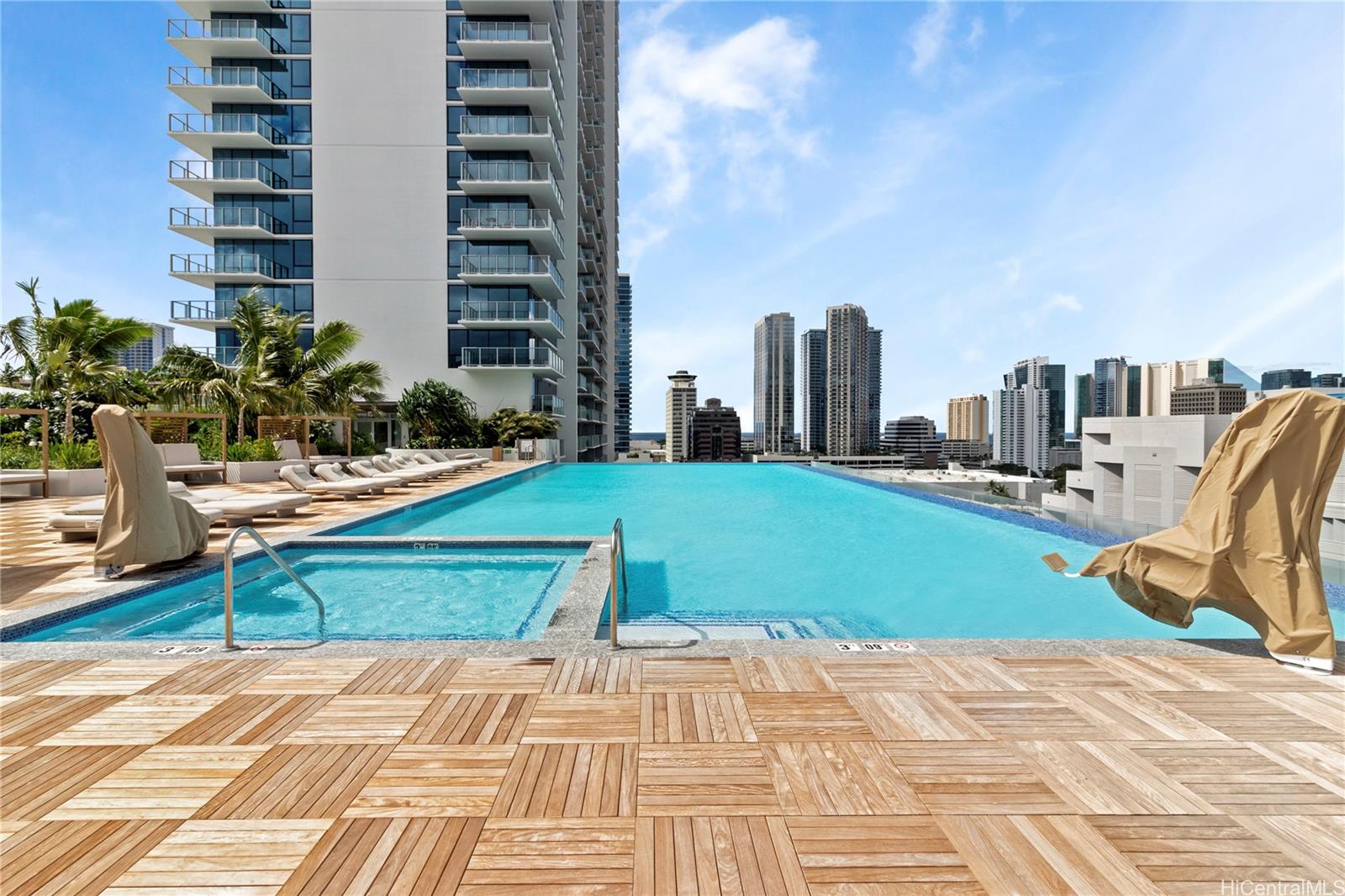 The Park on Keeaumoku condo # 2402, Honolulu, Hawaii - photo 18 of 25